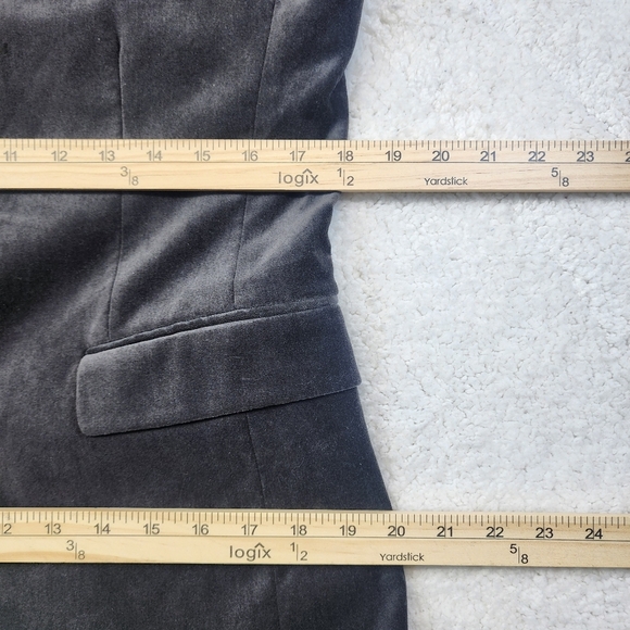 J. FerrarMen's Slim Fit Velvet Gray Two Button Blazer Size 38S - Picture 7 of 13